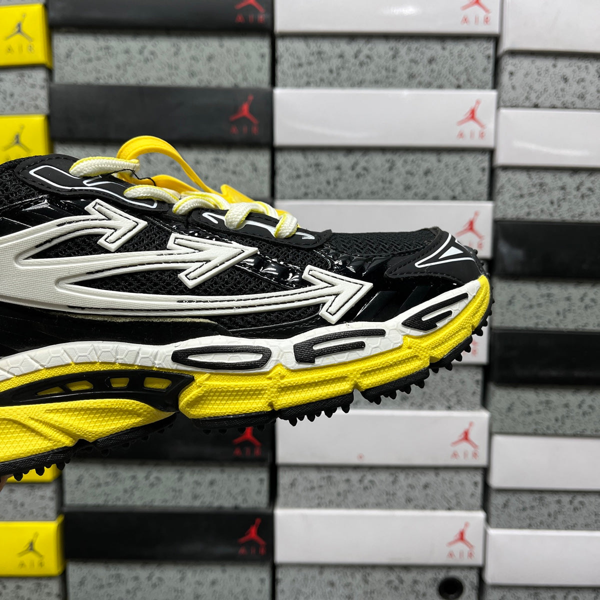 Off-White Be Right Back 'Jaune Noir'
