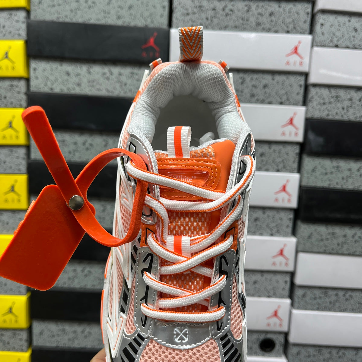 Off-White Be Right Back 'Blanc Orange Noir'