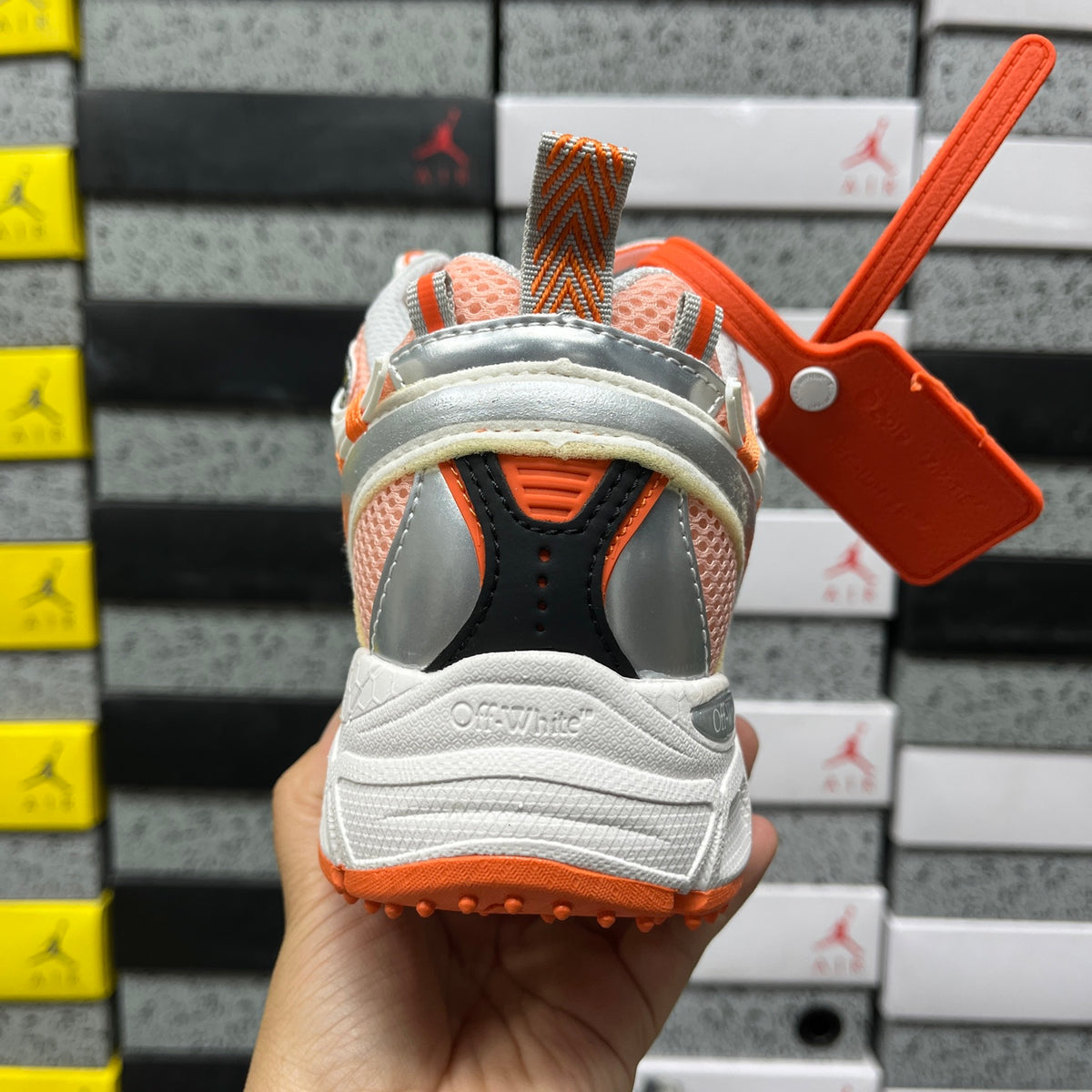 Off-White Be Right Back 'Blanc Orange Noir'