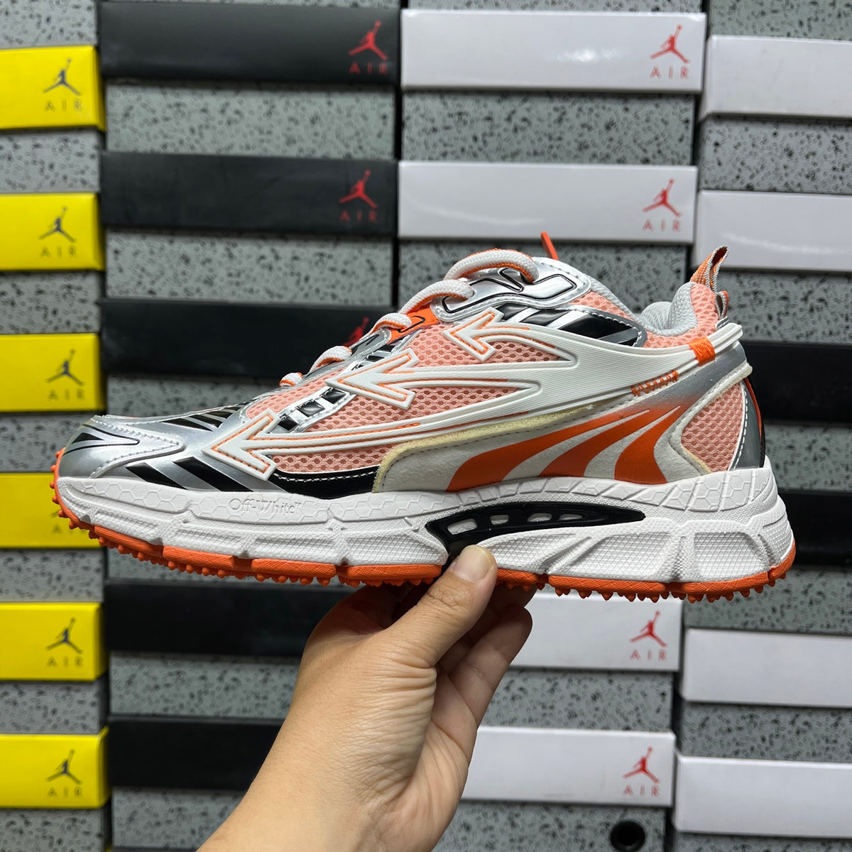 Off-White Be Right Back 'Blanc Orange Noir'