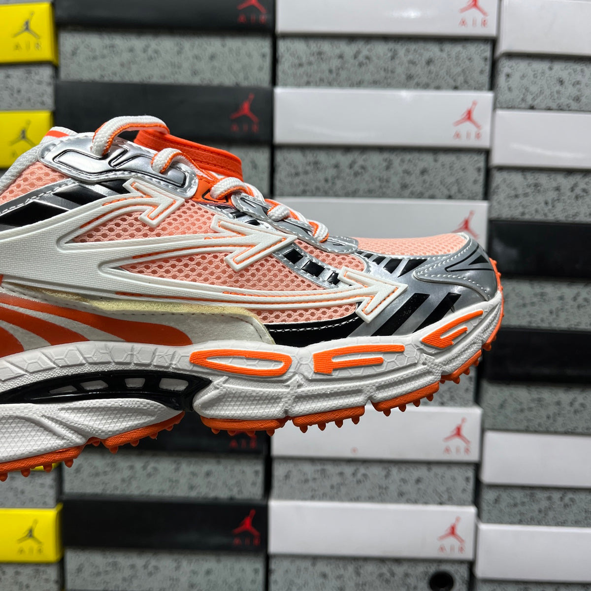 Off-White Be Right Back 'Blanc Orange Noir'