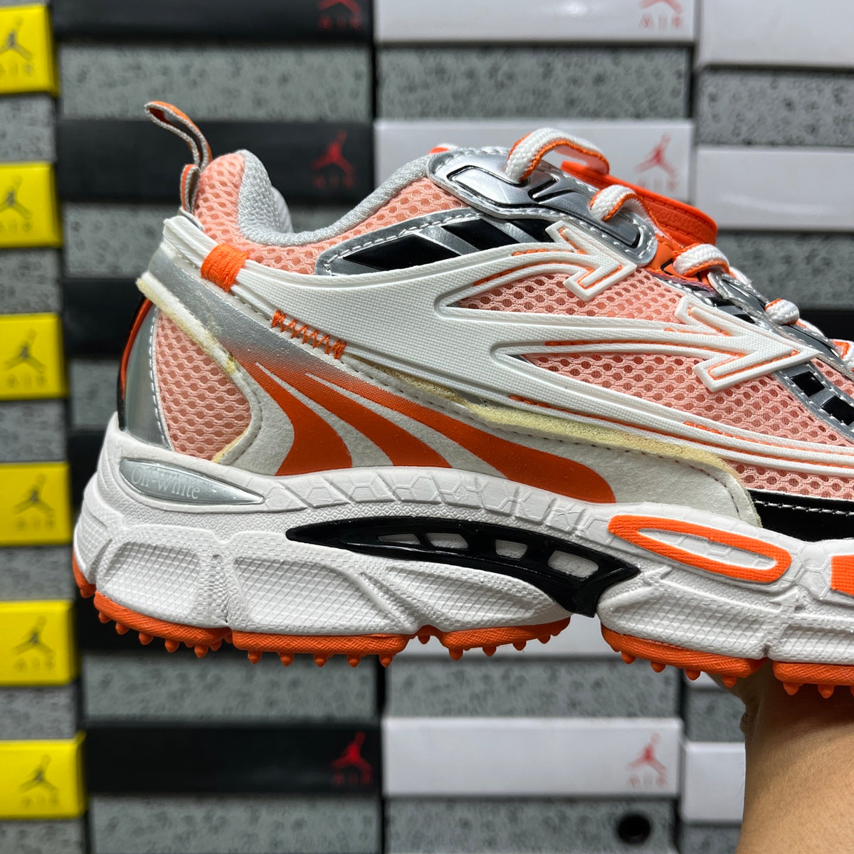Off-White Be Right Back 'Blanc Orange Noir'