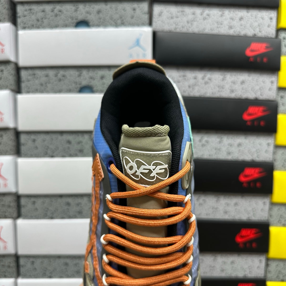 Off-White Odsy-2000 'Gris Orange'