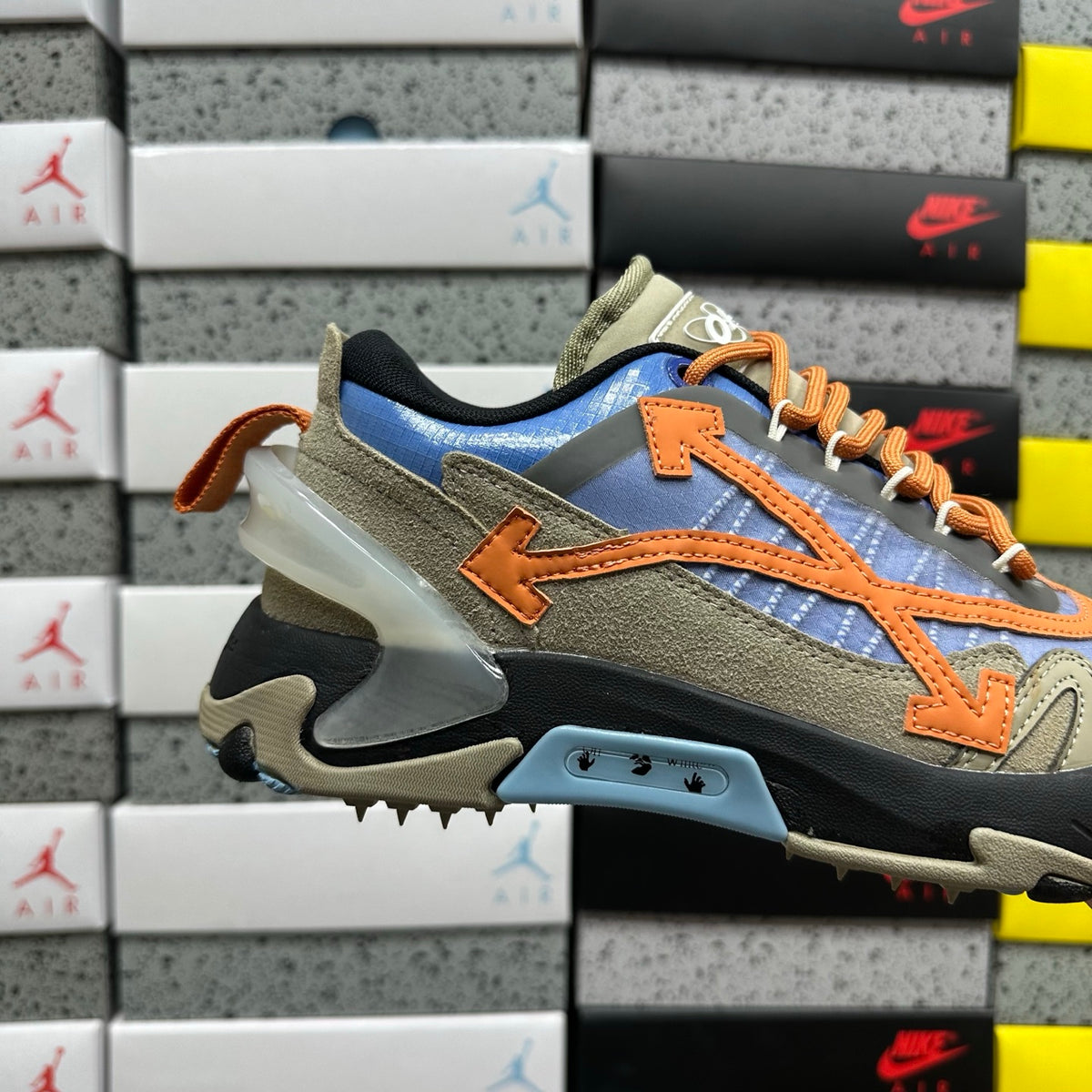 Off-White Odsy-2000 'Gris Orange'