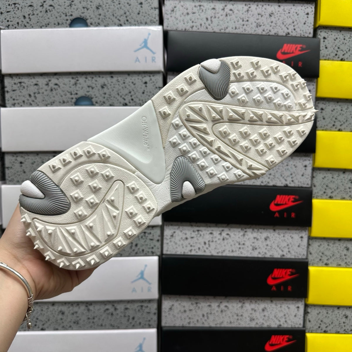Off-White Be Right Back 'Blanc Crème Total'