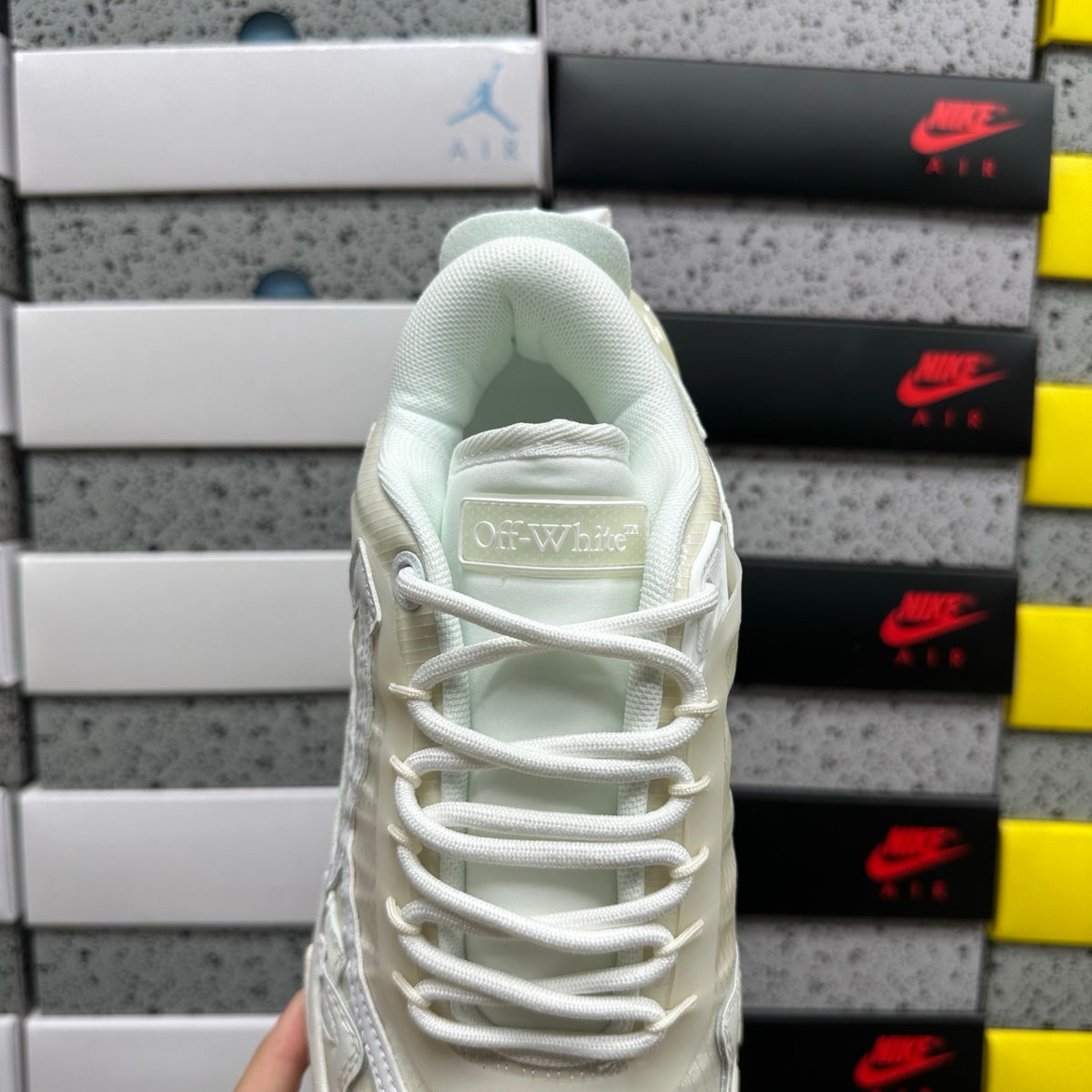 Off-White Be Right Back 'Blanc Crème Total'