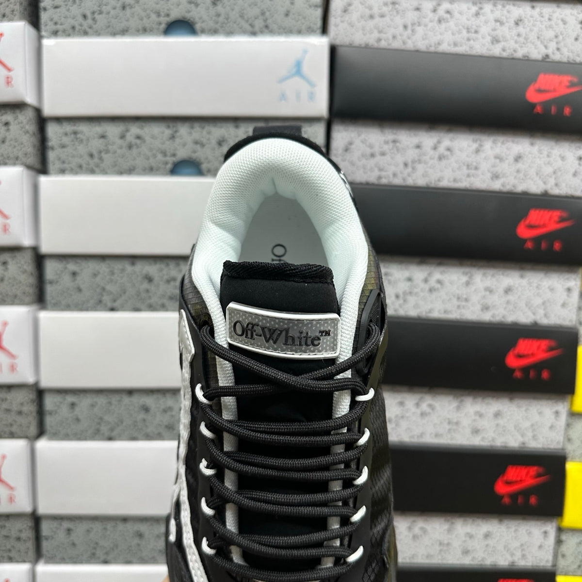 Off-White Odsy-2000 'Noir Blanc'