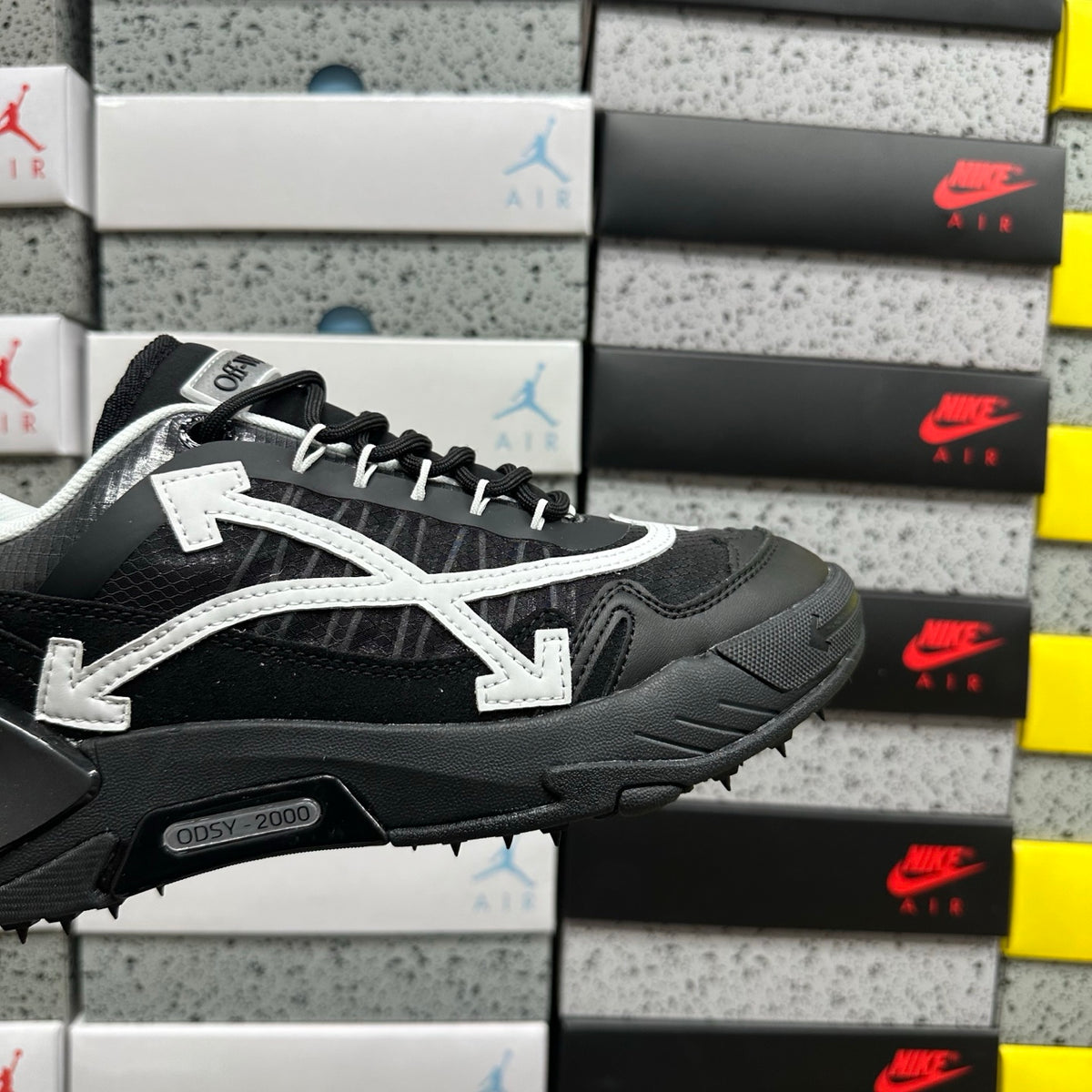 Off-White Odsy-2000 'Noir Blanc'