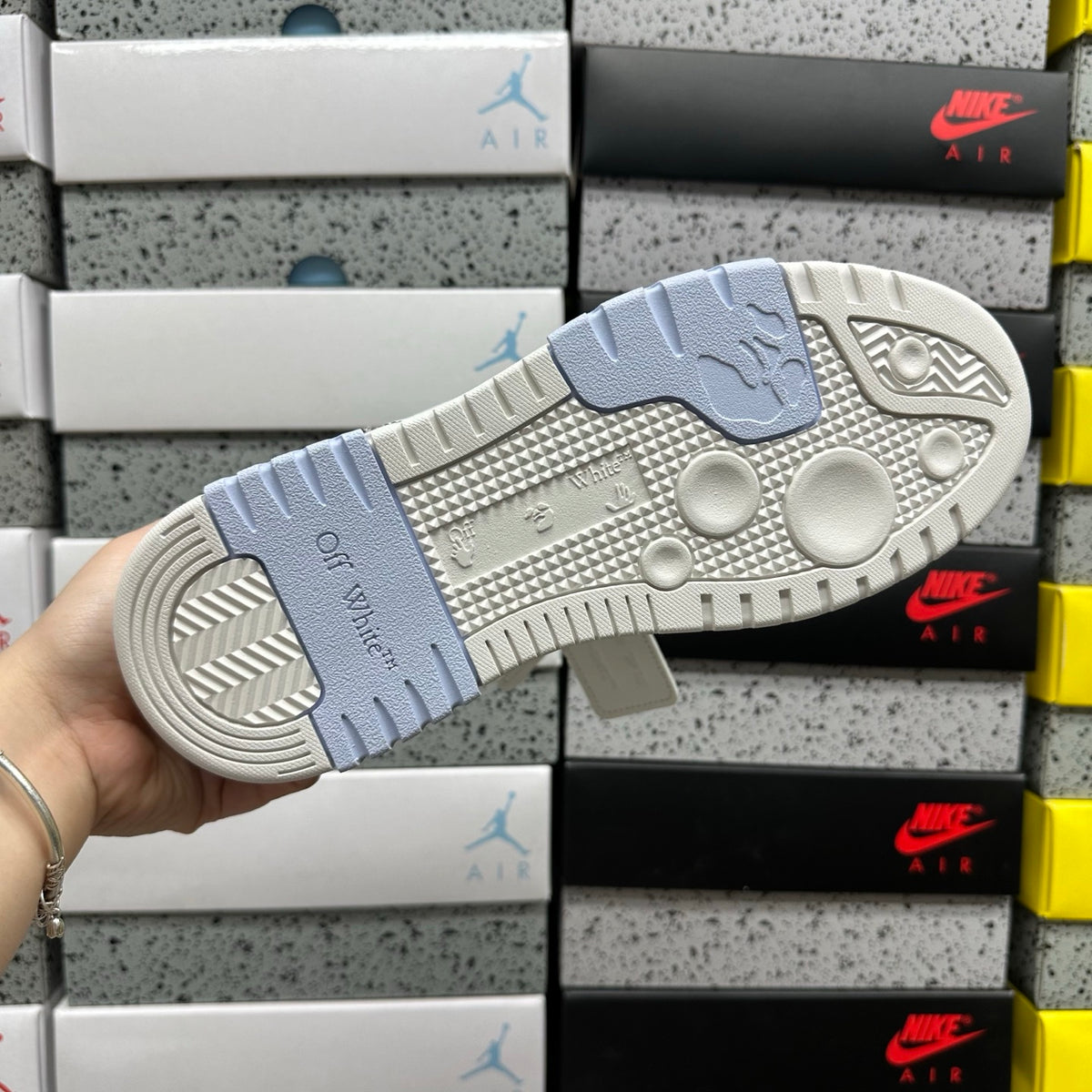 Off-White Out Of Office 'Blanc Bleu Gris Flèche'