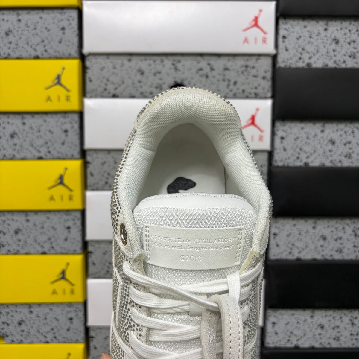 Off-White Out Of Office 'Gris Daim'