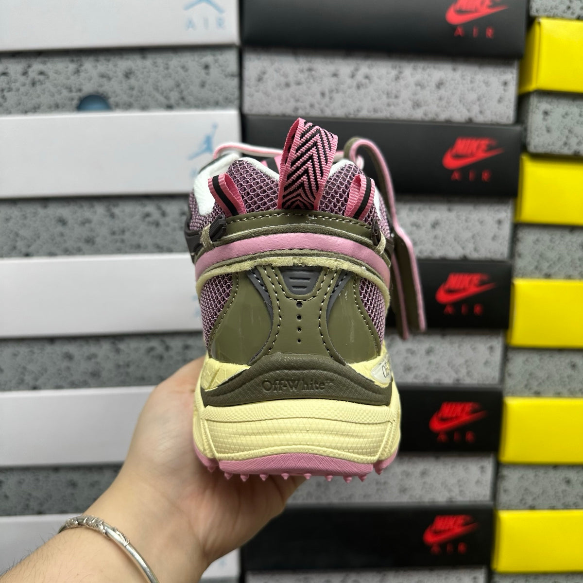 Off-White Be Right Back 'Rose Argent Jaune'