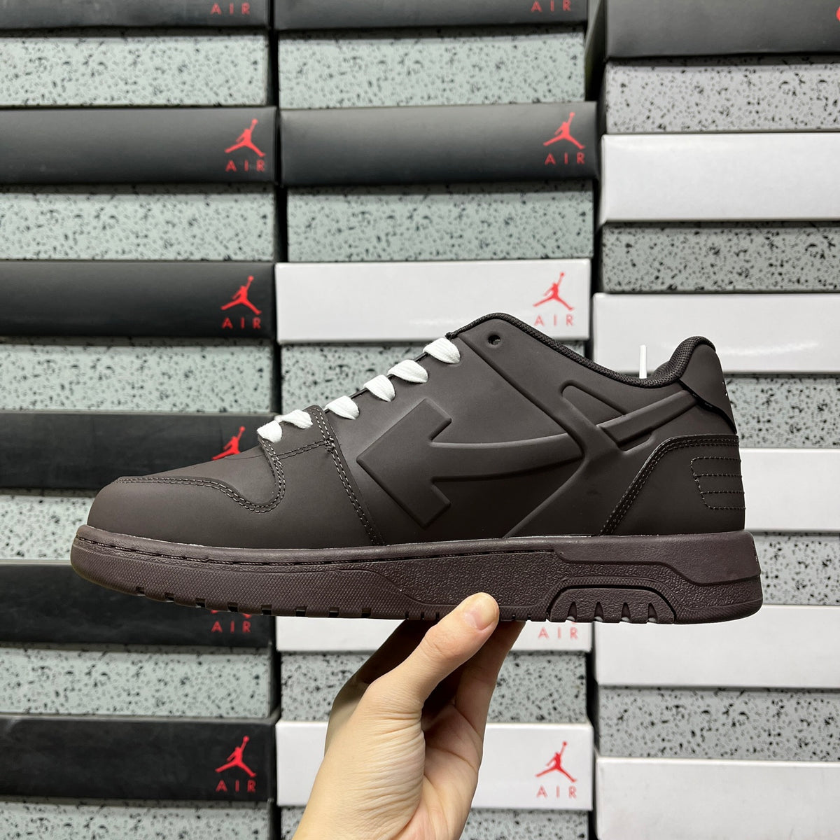 Off-White Out Of Office 'Marron Chocolat'