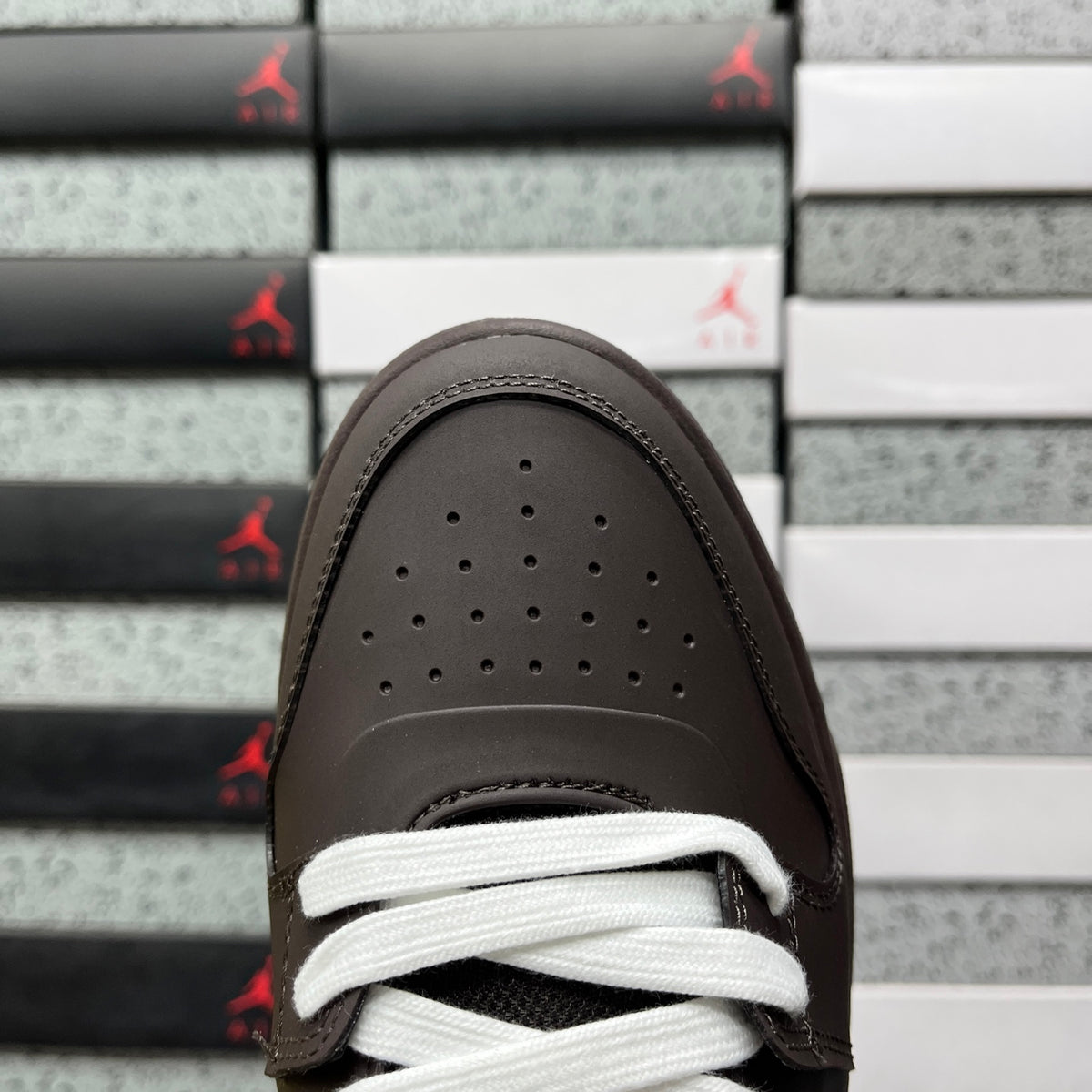 Off-White Out Of Office 'Marron Chocolat'