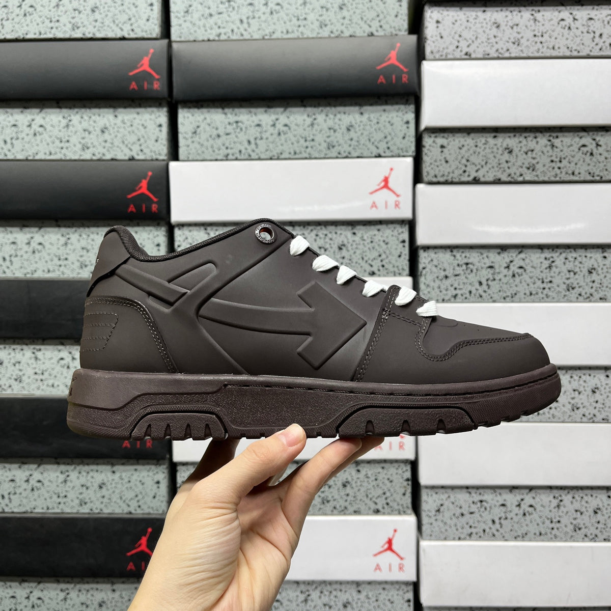 Off-White Out Of Office 'Marron Chocolat'