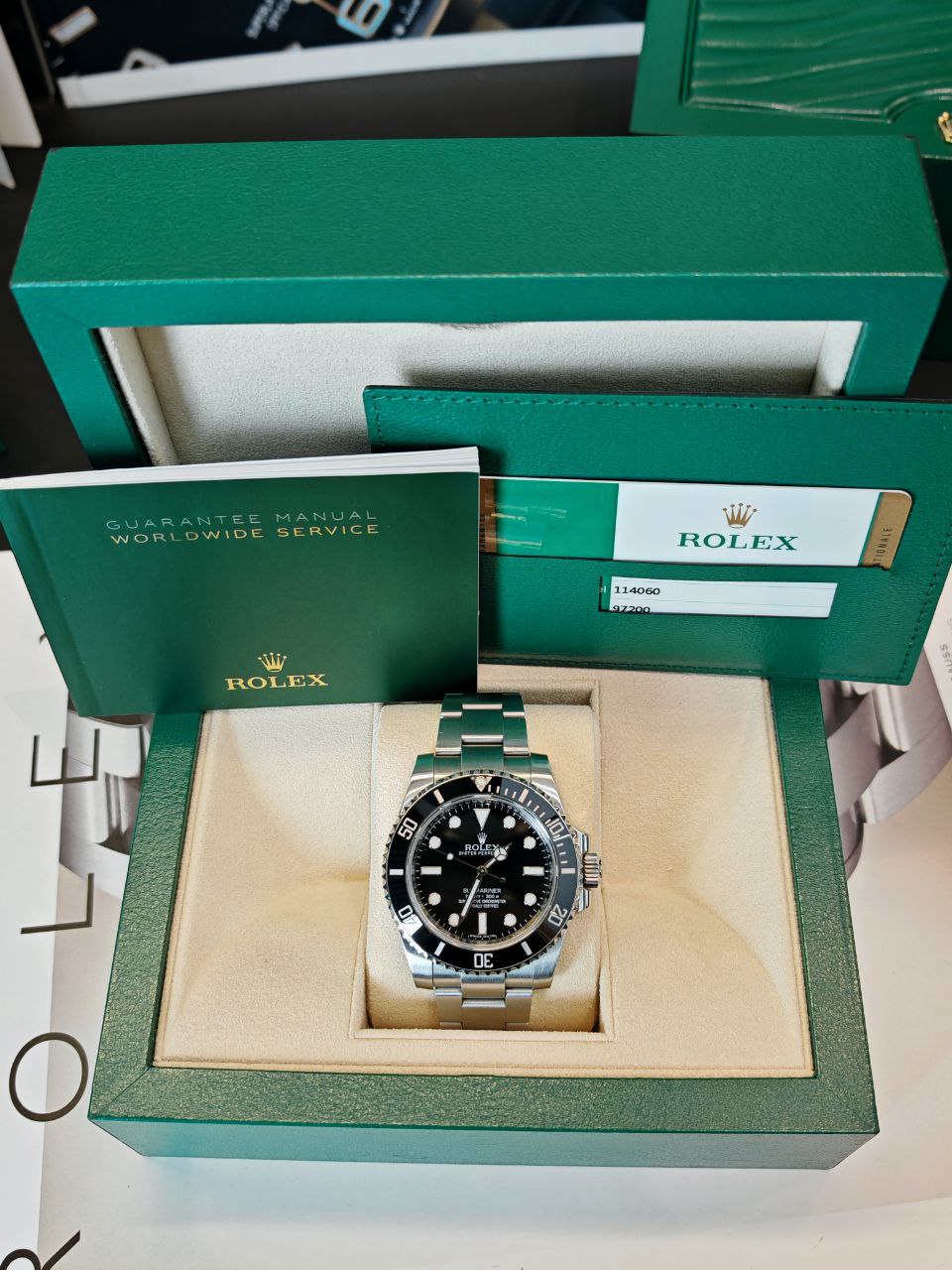 R Sub. Black No Date 40mm