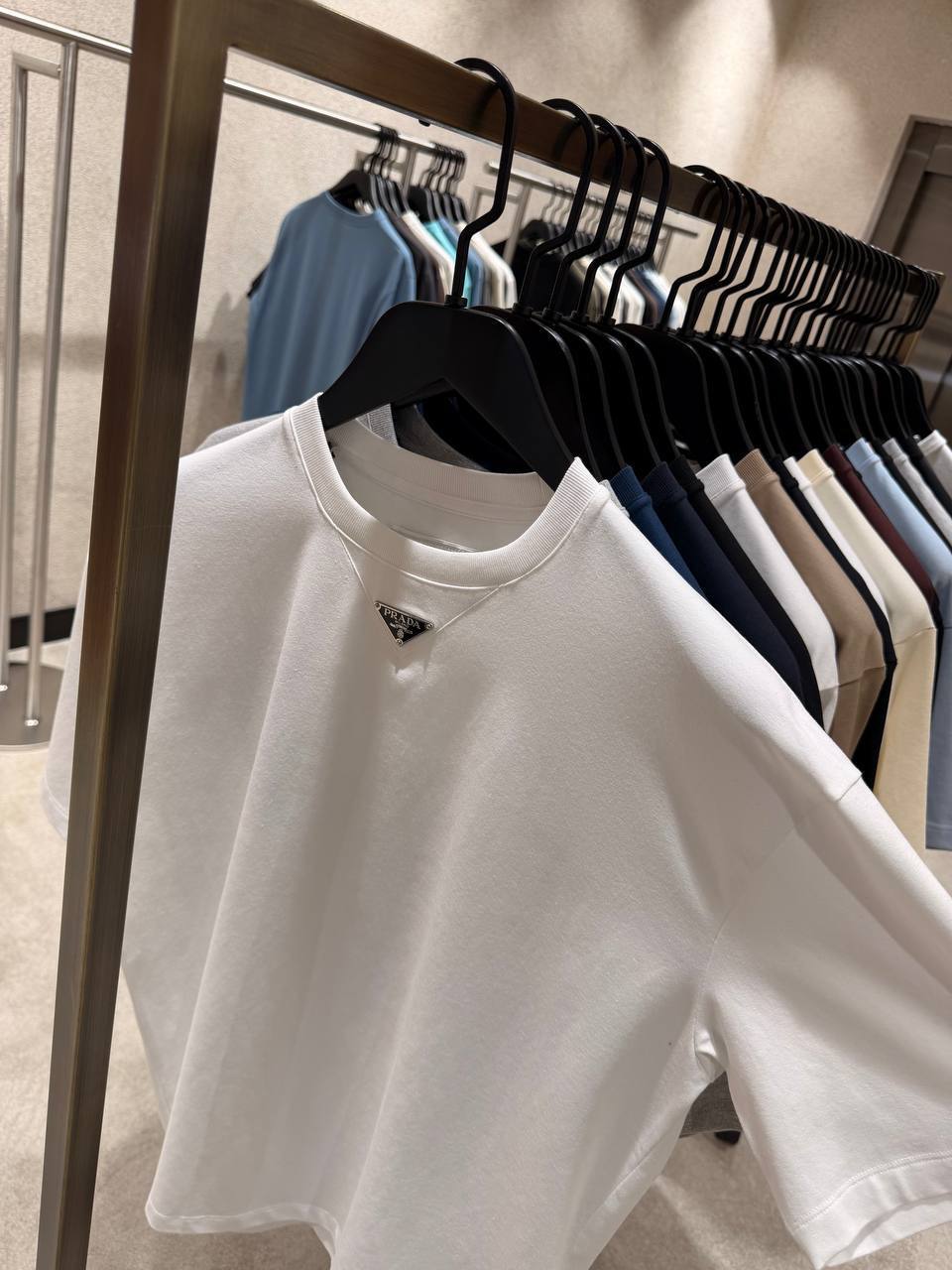 T-shirt Col Logo Triangle