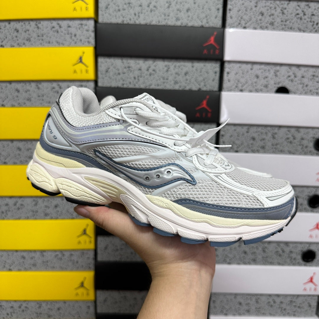 Saucony ProGrid Omni 9 'Gris Argent Crème' — vue 2