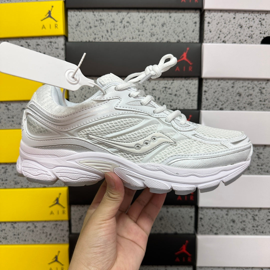Saucony ProGrid Omni 9 'Blanc Neige' — vue 10