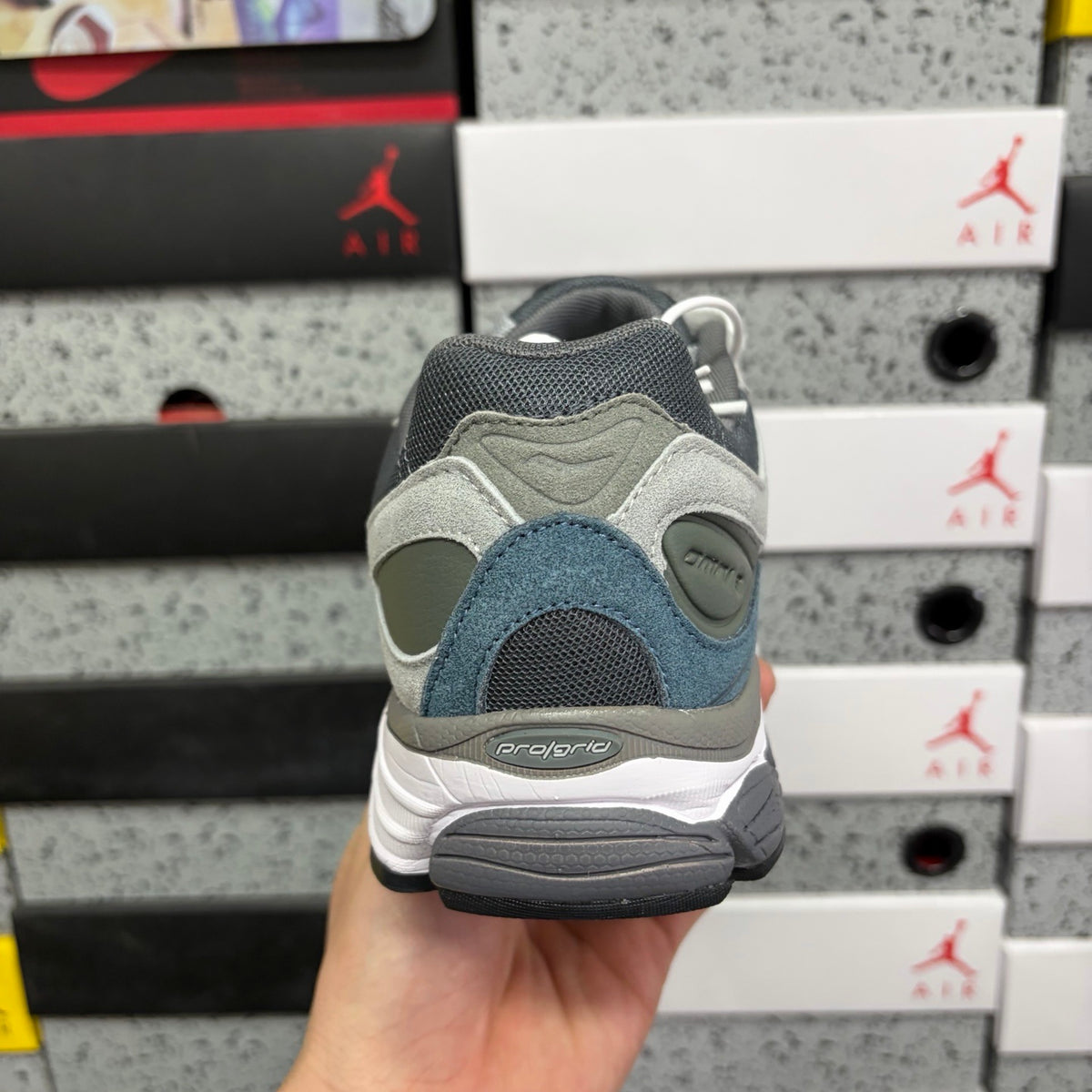 Saucony ProGrid Omni 9 'Gris Bleu Pétrole' — vue 4