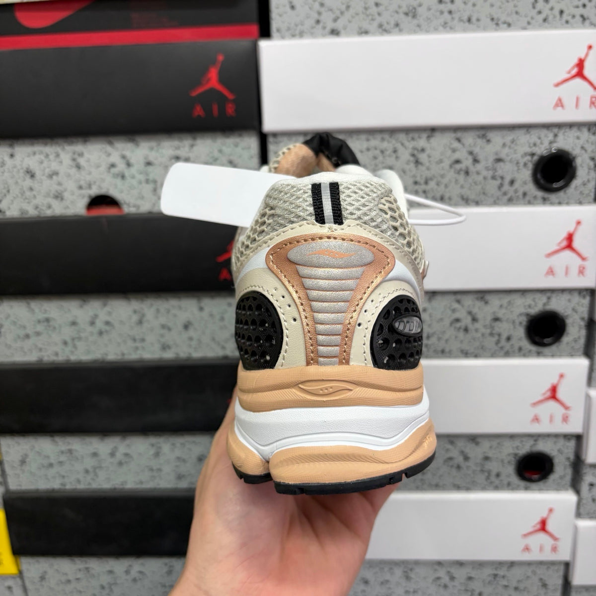 Saucony ProGrid Triumph 4 'Crème Rose Pêche' — vue 4