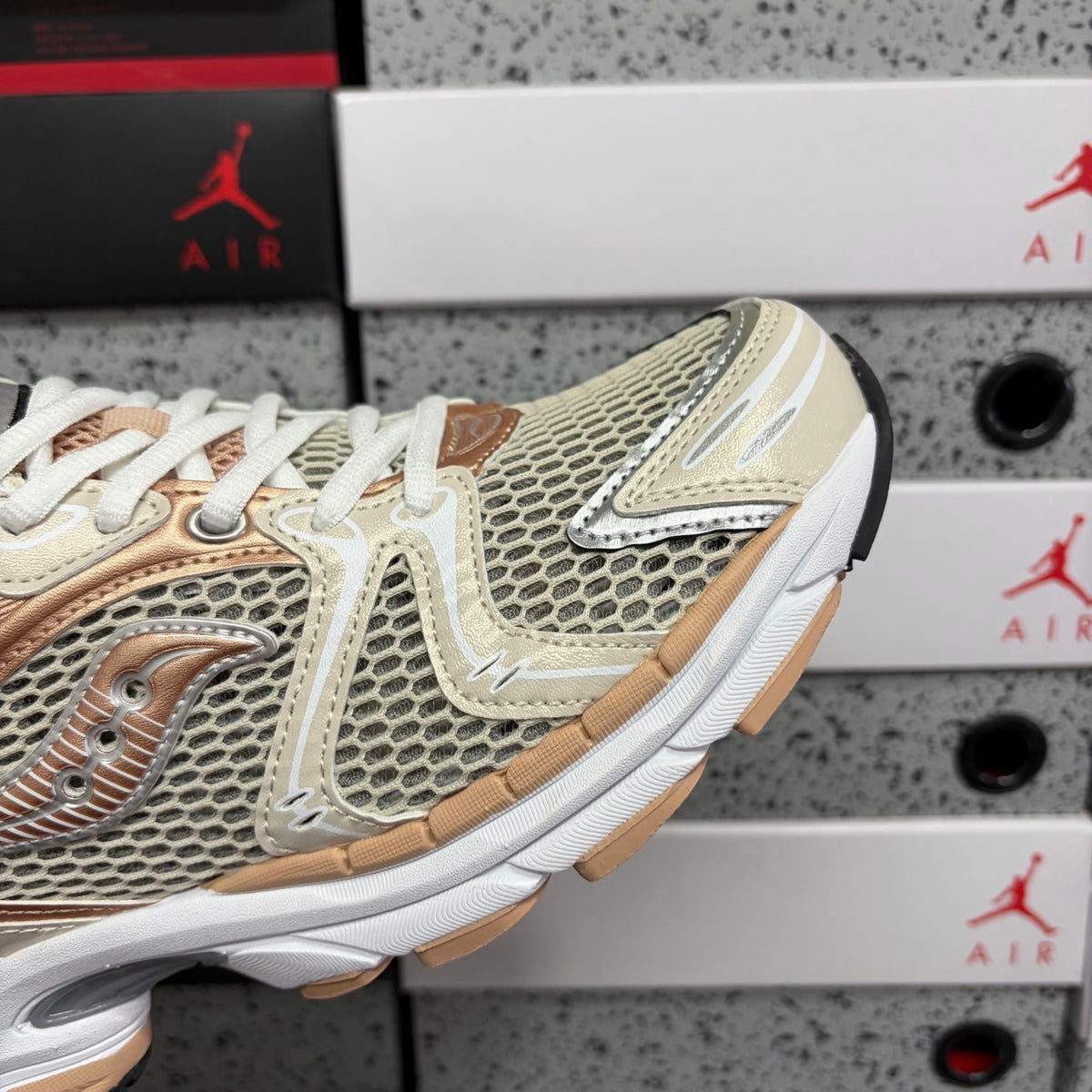 Saucony ProGrid Triumph 4 'Crème Rose Pêche' — vue 7