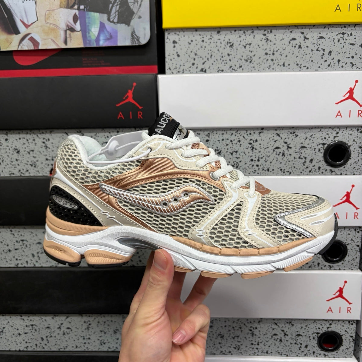 Saucony ProGrid Triumph 4 'Crème Rose Pêche' — vue 9