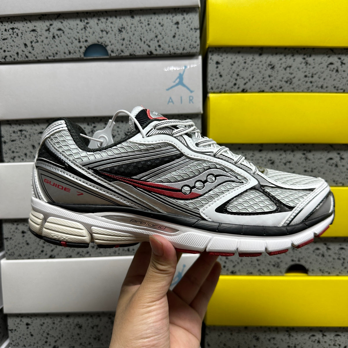 Saucony ProGrid Guide 7 'Argent Bordeaux' — vue 10