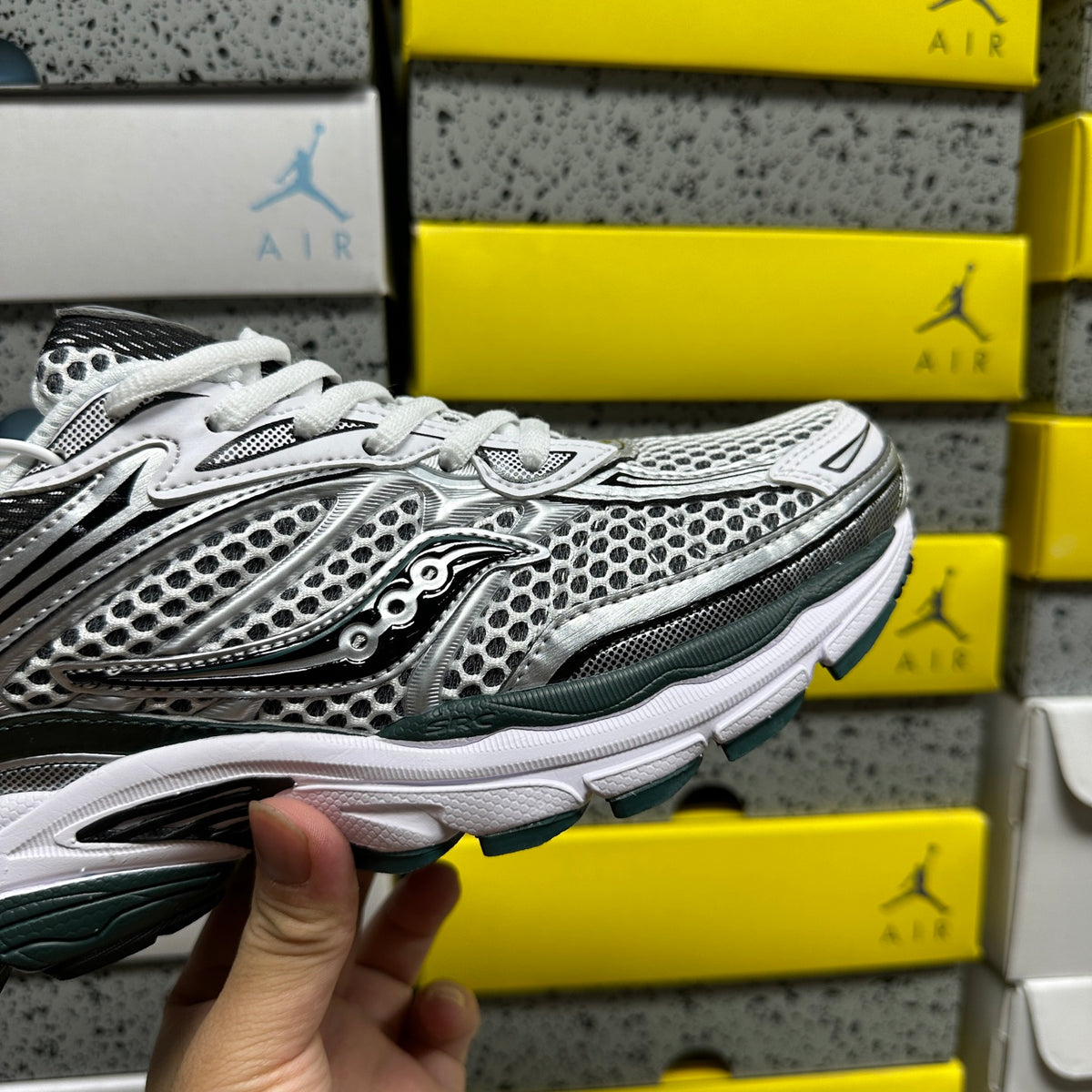 Saucony ProGrid Omni 9 'Argent Noir Vert Pin' — vue 7