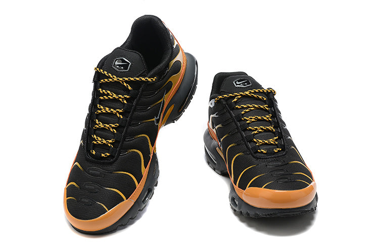 Nike Air Max Plus TN 'Orange Or Noir' — vue 3