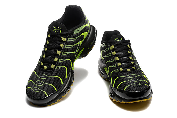 Nike Air Max Plus TN 'Noir Volt' — vue 3