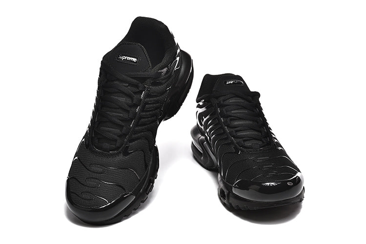 Nike Air Max Plus TN x Supreme 'Black' — vue 8