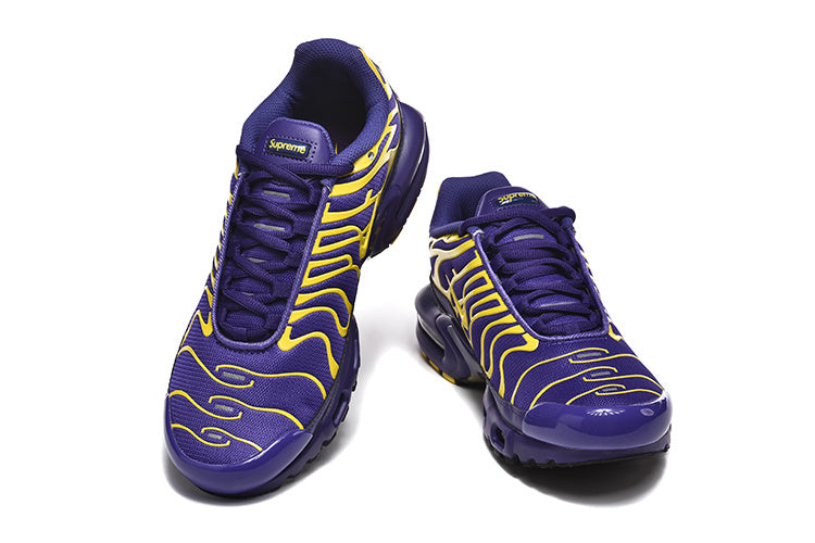Nike Air Max Plus TN x Supreme 'Black Purple Yellow' — vue 4