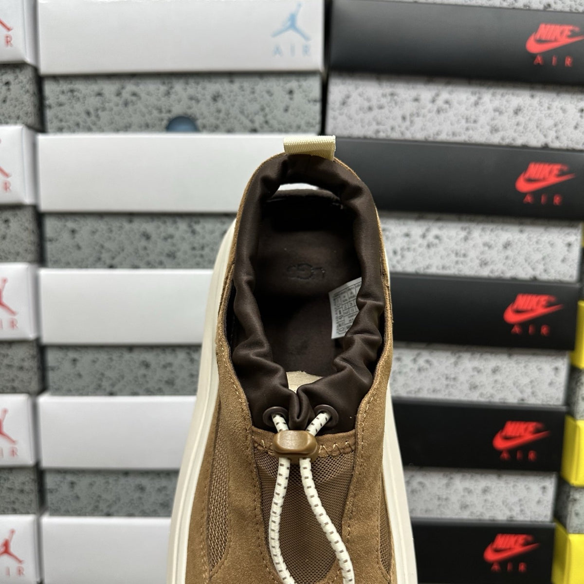 UGG CA805 Trainer 'Brown White' — vue 5