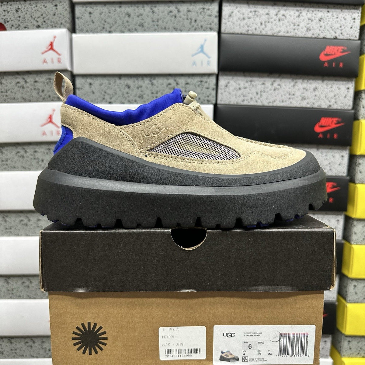 UGG CA805 Trainer 'Black Grey Blue' — vue 10