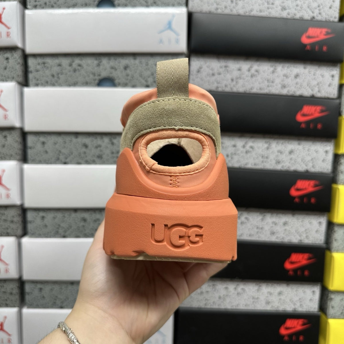 UGG CA805 Trainer 'Orange Grey' — vue 4