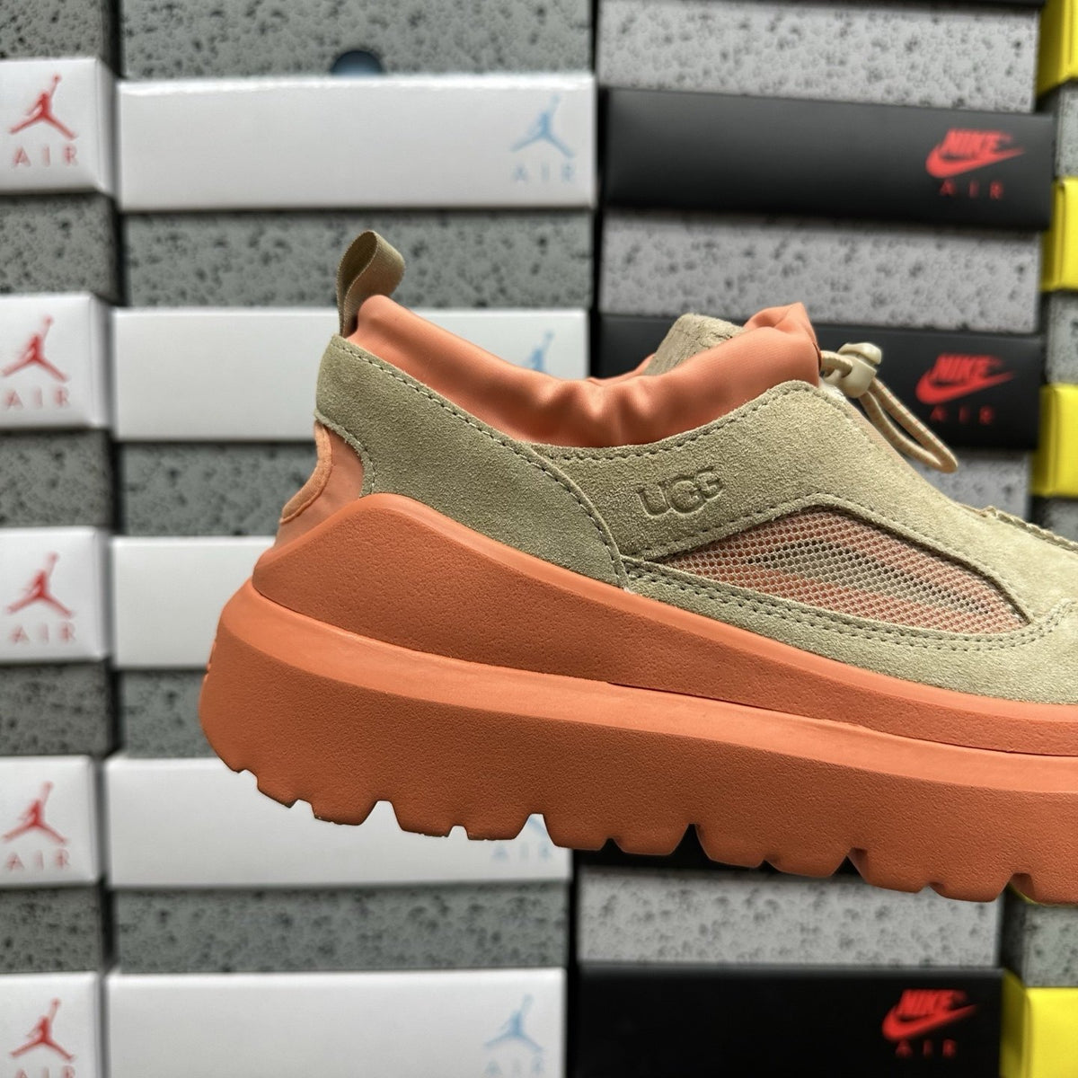 UGG CA805 Trainer 'Orange Grey' — vue 6
