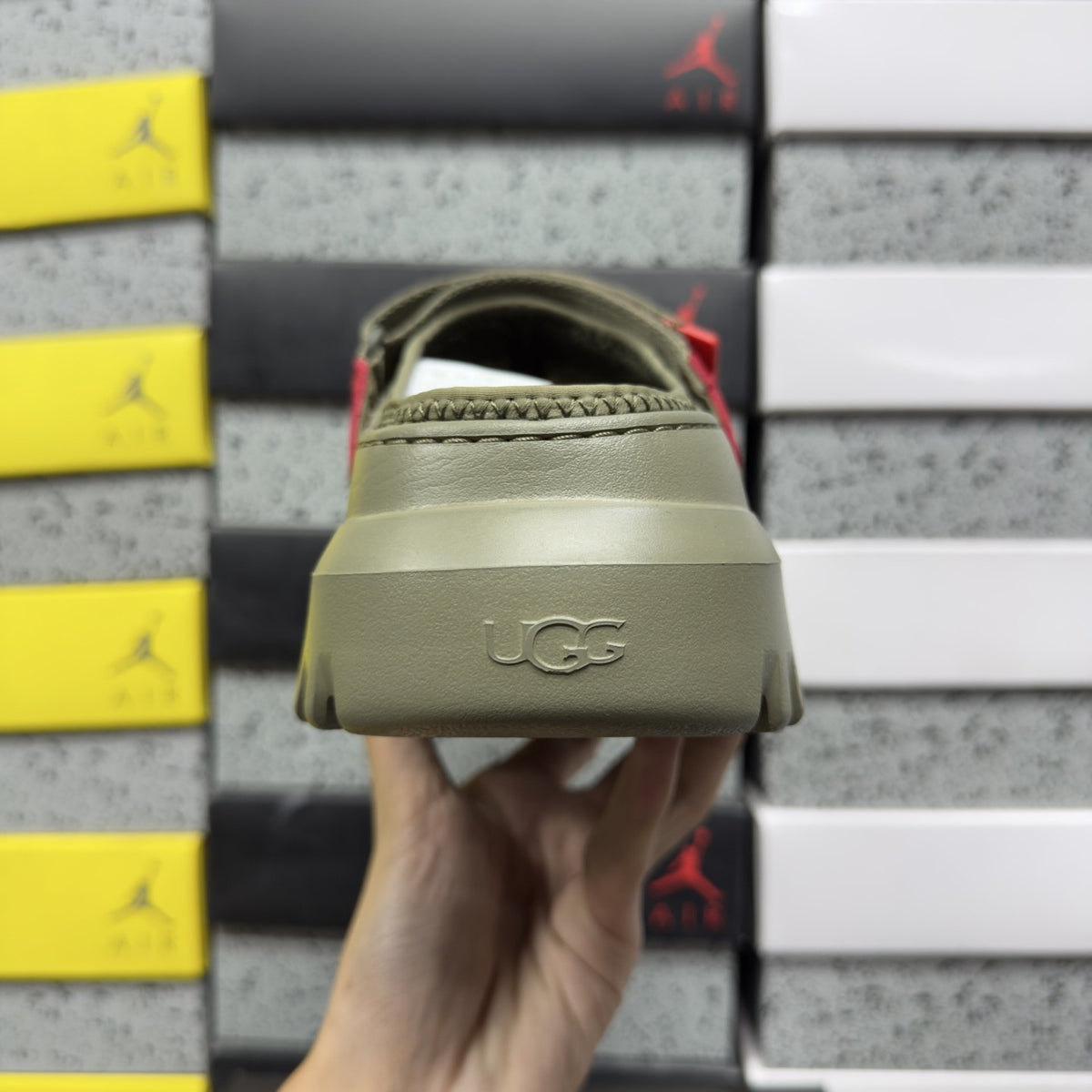 UGG Sport Yeah Clog 'Green Red' — vue 3