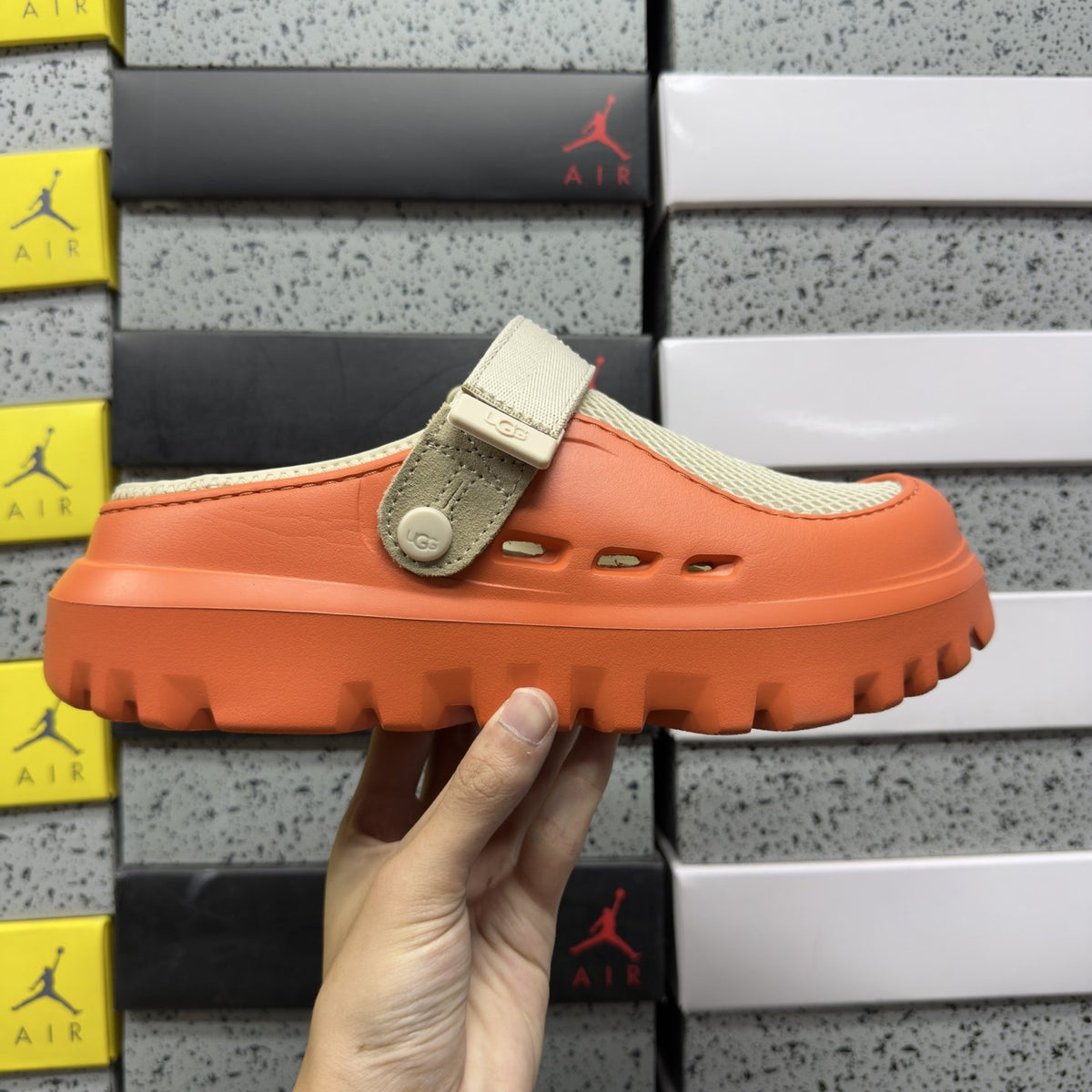 UGG Sport Yeah Clog 'Orange Grey' — vue 9