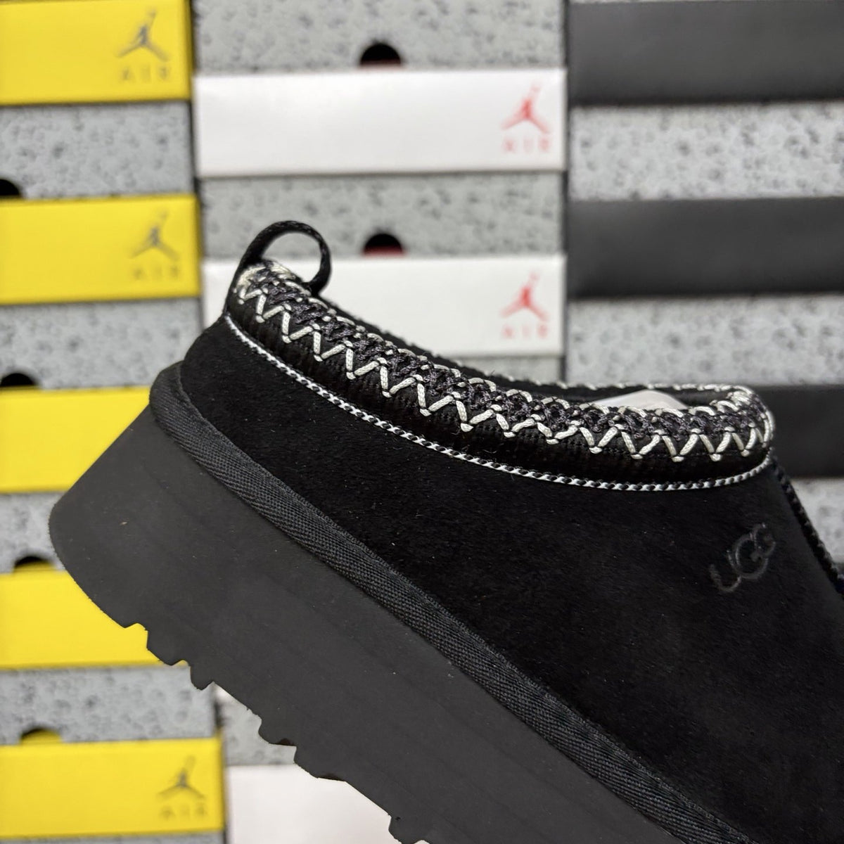 UGG Tazz 'Black' — vue 6