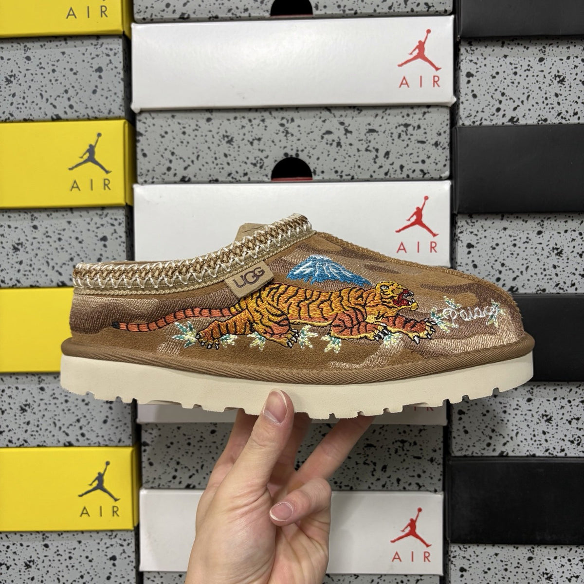 UGG Tazz Dragon 'Chestnut' — vue 9