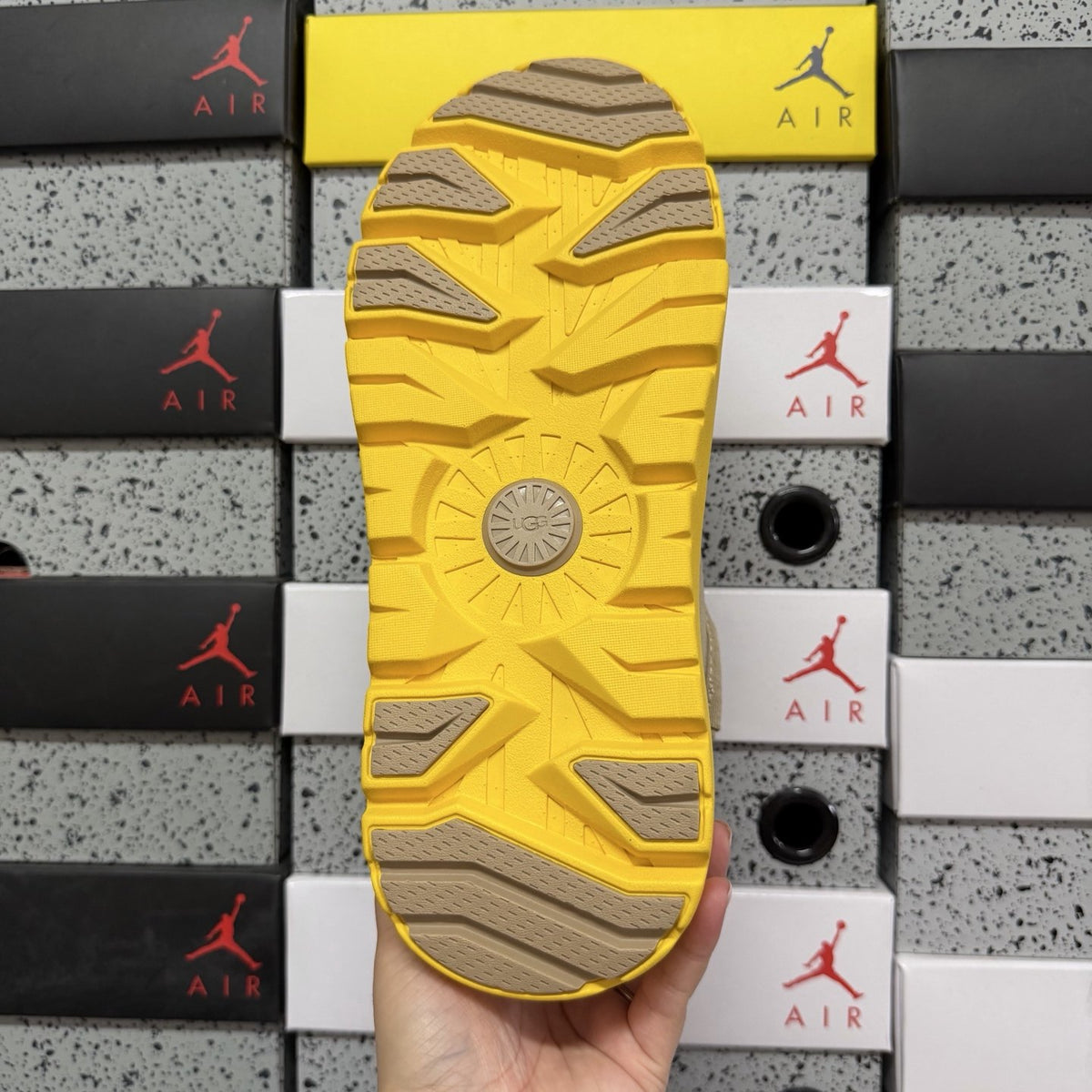 UGG Tasman Weather Hybrid 'Yellow' — vue 3