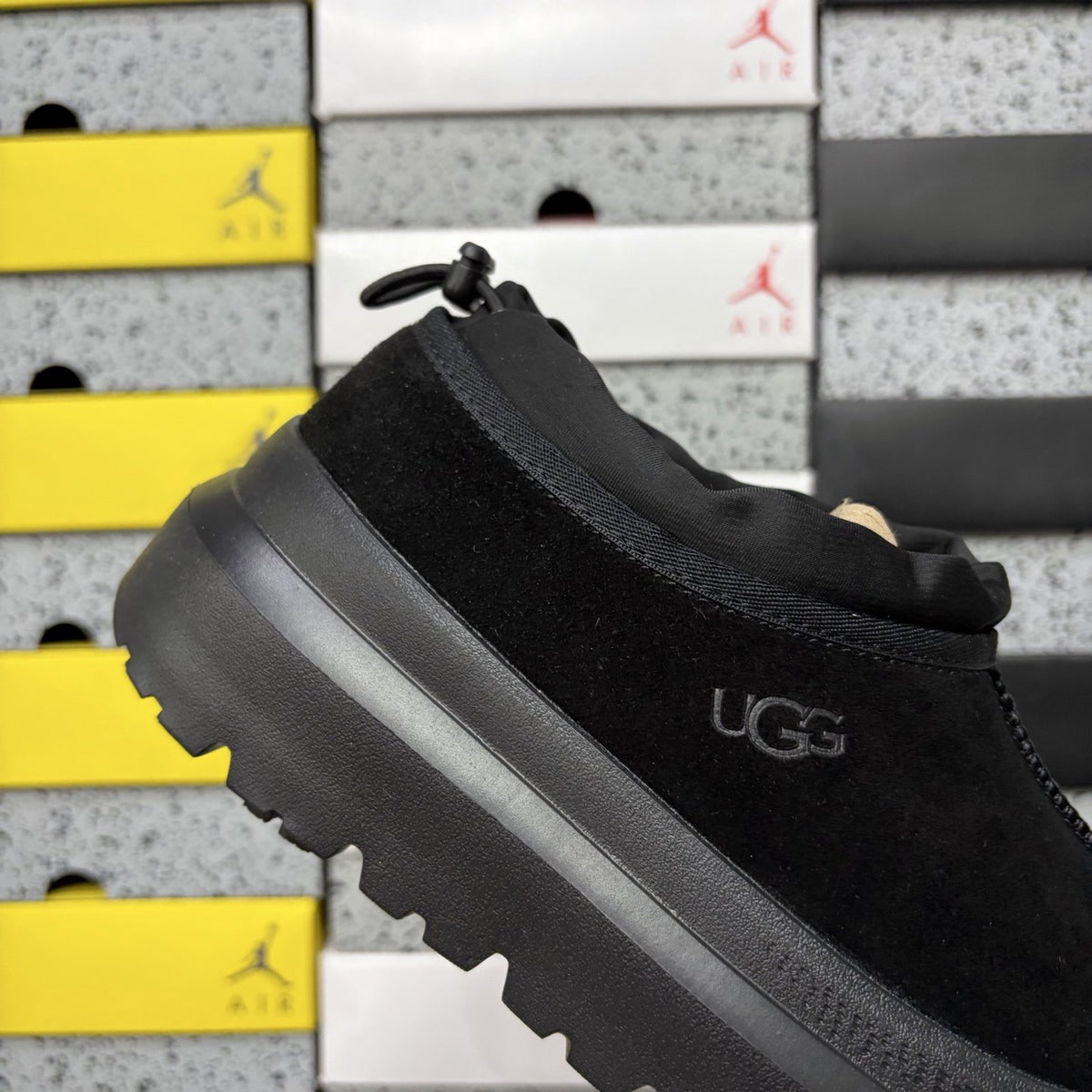 UGG Tasman Weather Hybrid 'Black' — vue 6