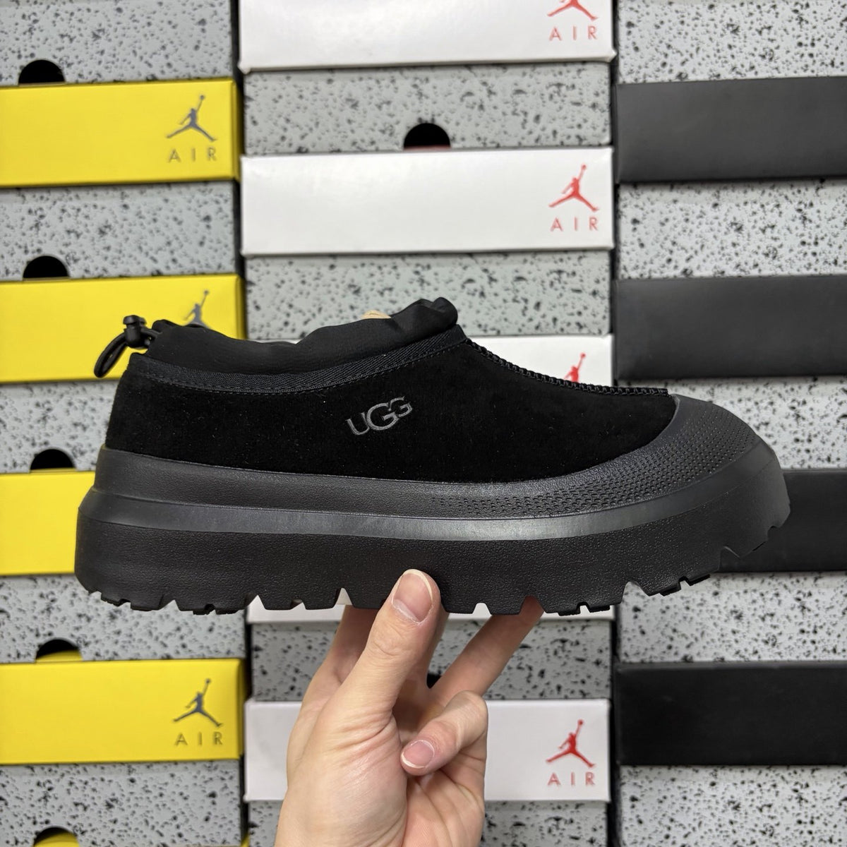 UGG Tasman Weather Hybrid 'Black' — vue 9