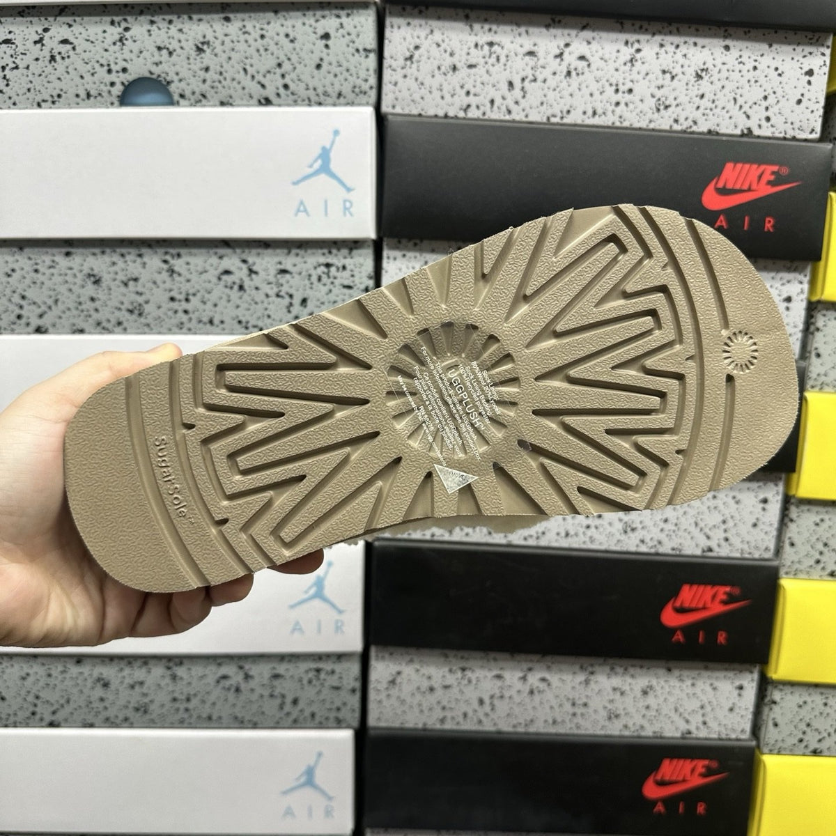 UGG Tasman Embroidered 'Khaki' — vue 2