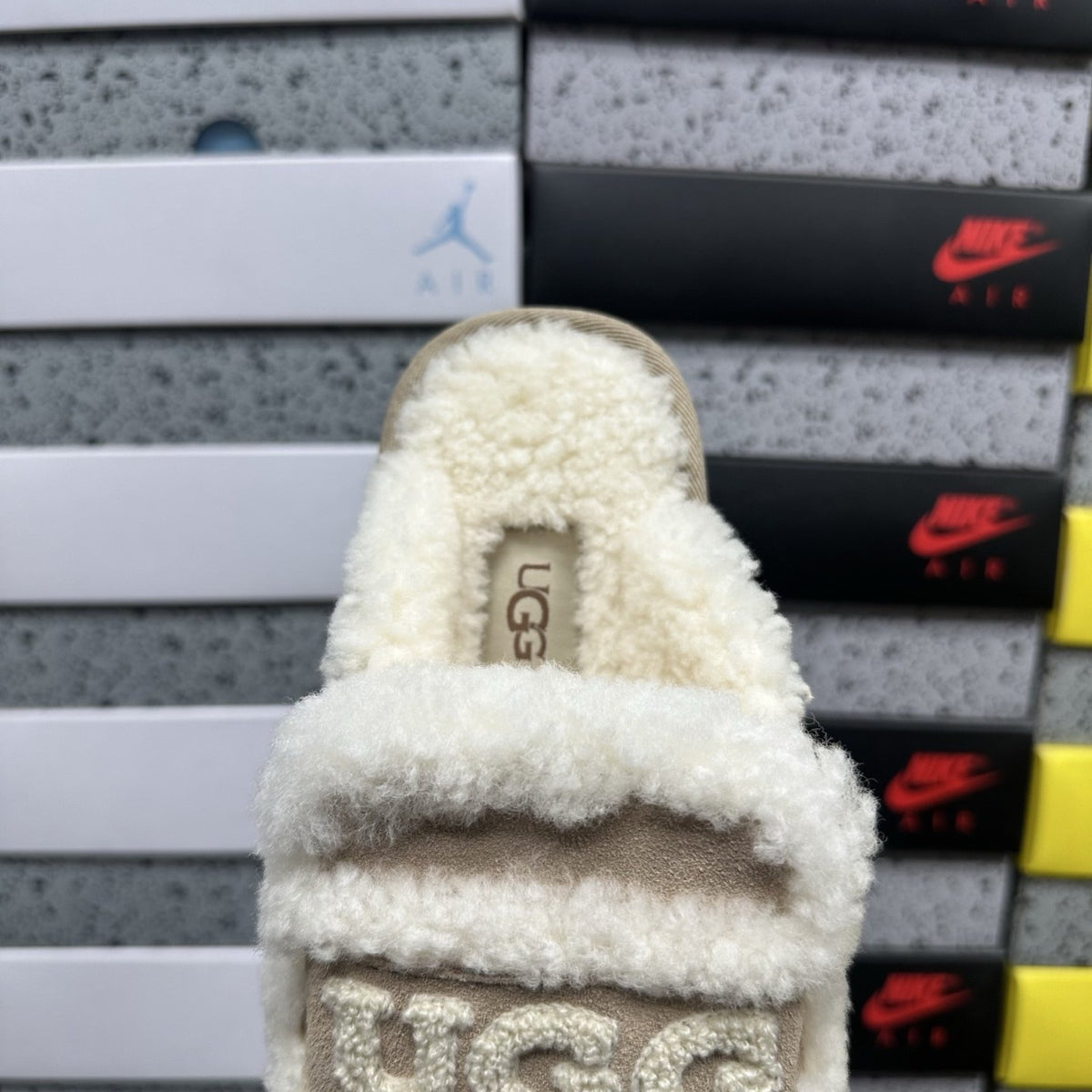 UGG Tasman Embroidered 'Khaki' — vue 4