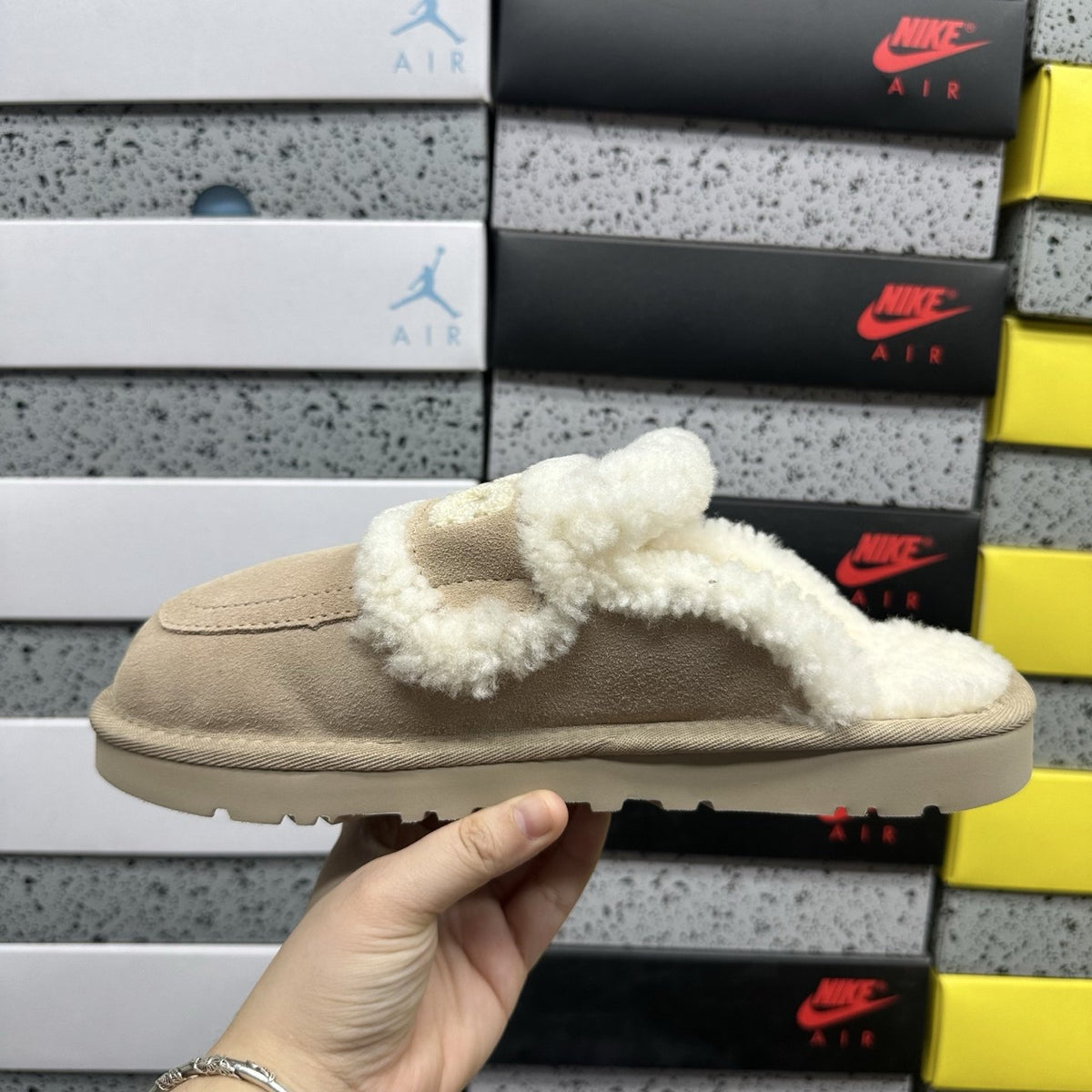 UGG Tasman Embroidered 'Khaki' — vue 8