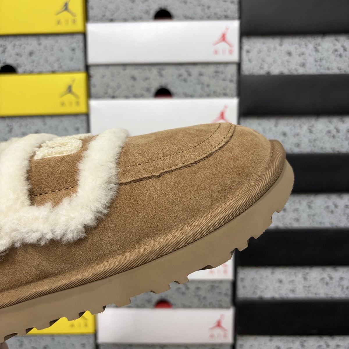 UGG Tasman Embroidered 'Chestnut' — vue 7