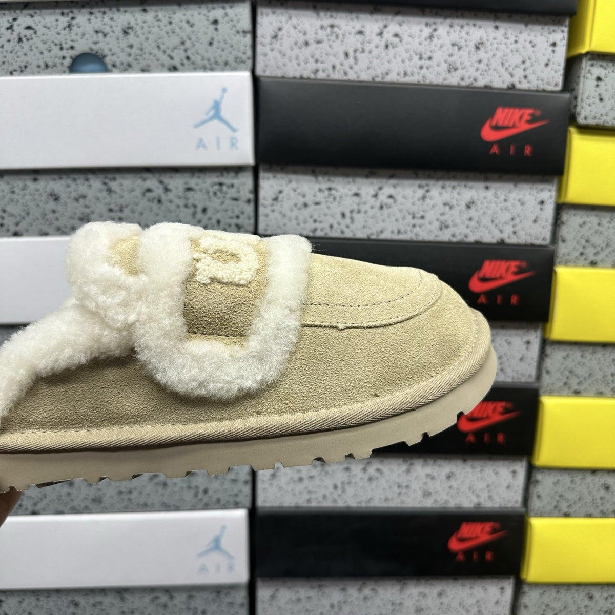 UGG Tasman Embroidered 'Sand' — vue 6