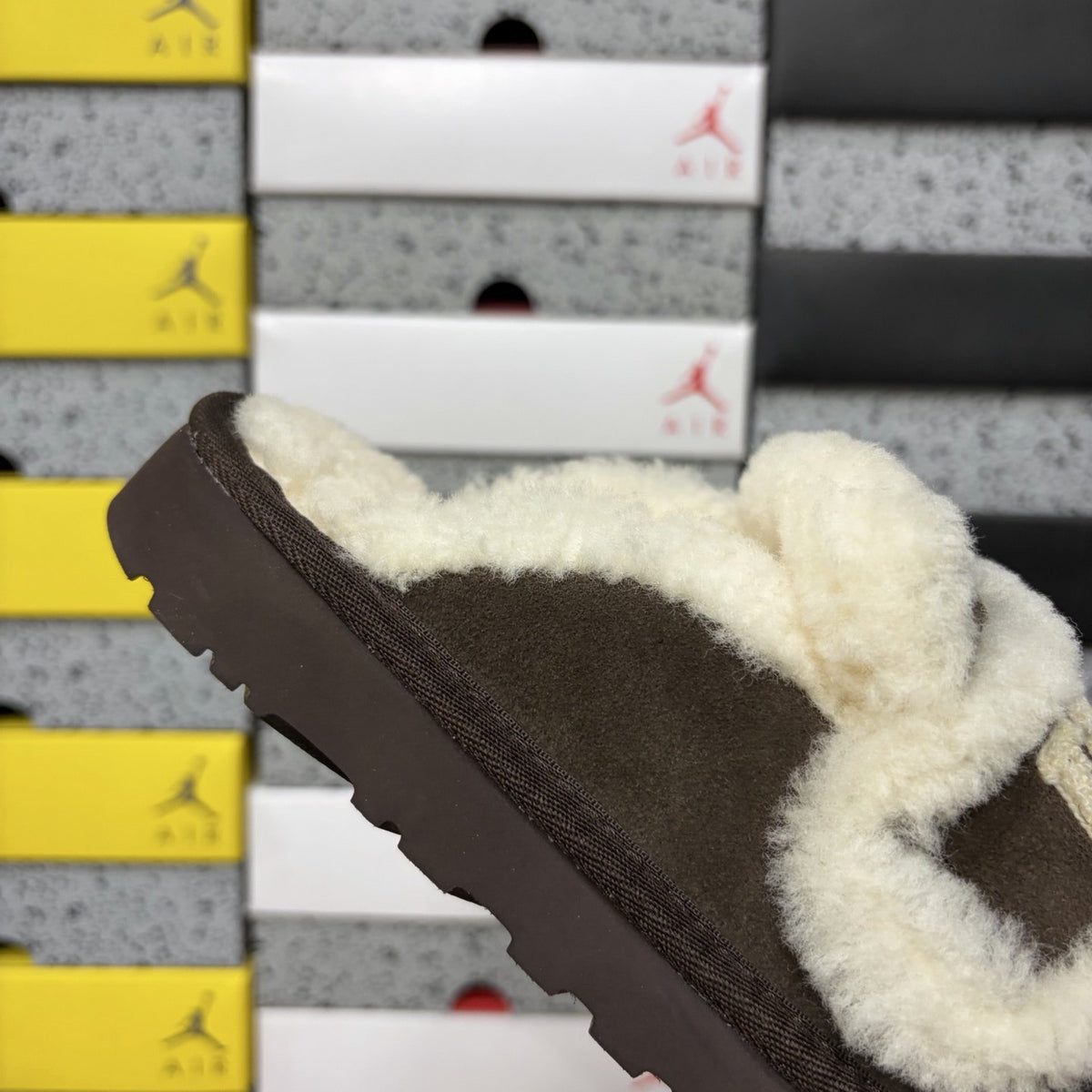 UGG Tasman Embroidered 'Chocolate' — vue 6