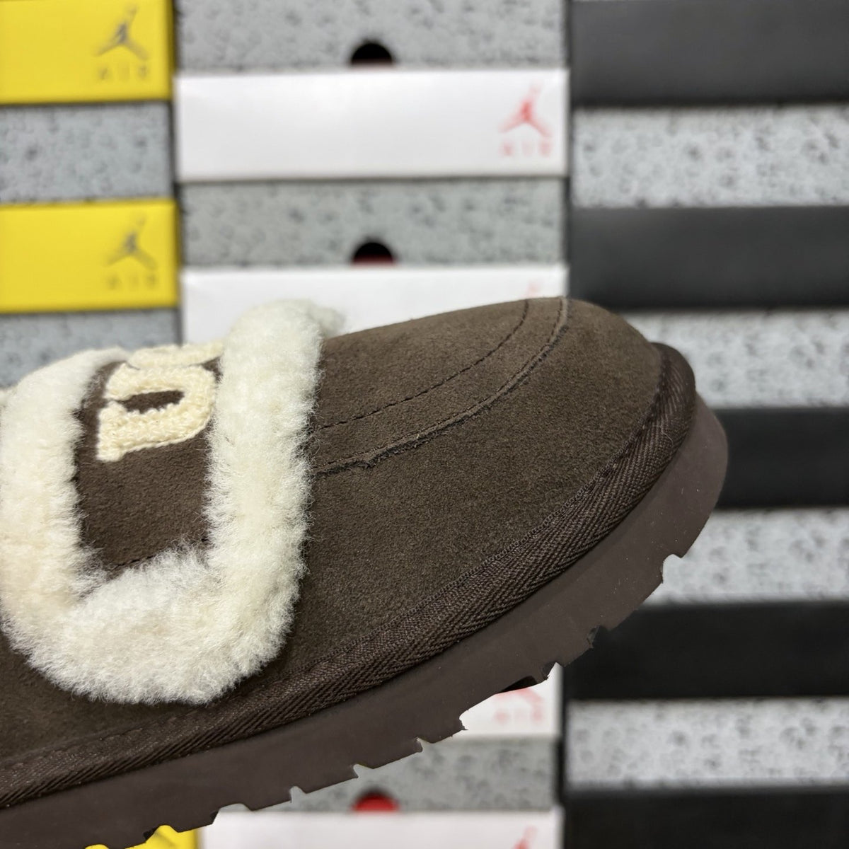 UGG Tasman Embroidered 'Chocolate' — vue 7